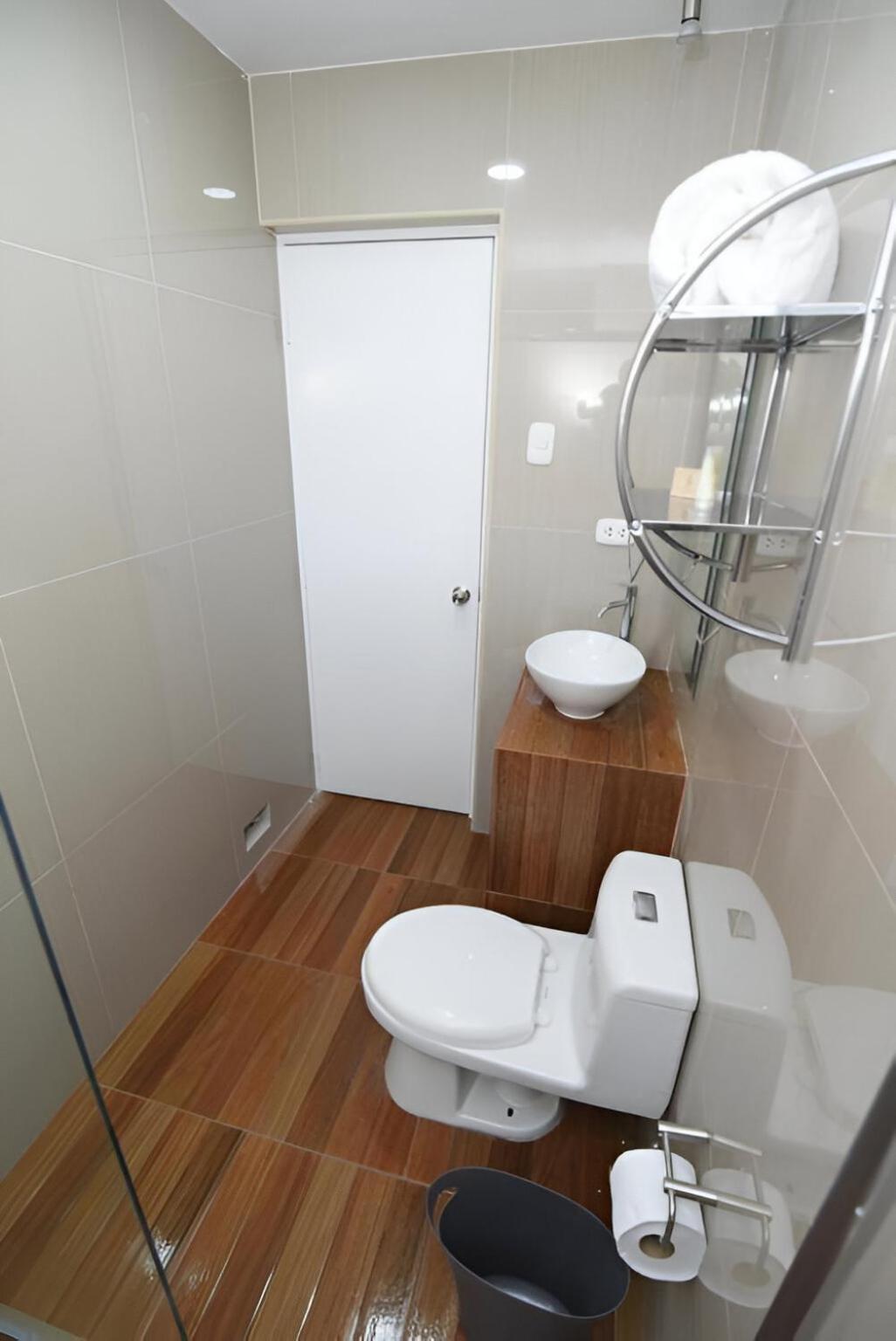 Escala Urban Hotel Чиклайо Екстериор снимка