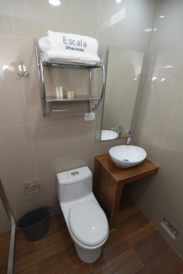 Escala Urban Hotel Чиклайо Екстериор снимка