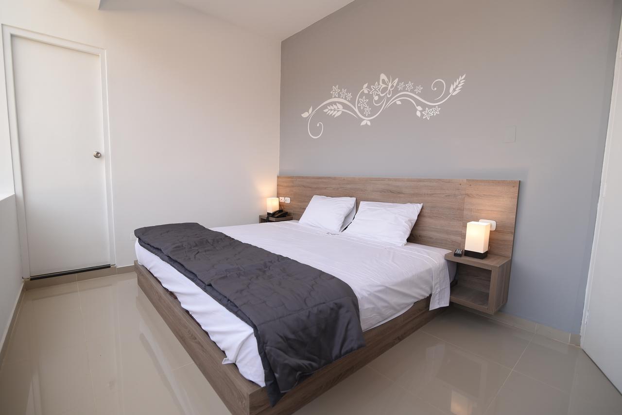 Escala Urban Hotel Чиклайо Екстериор снимка
