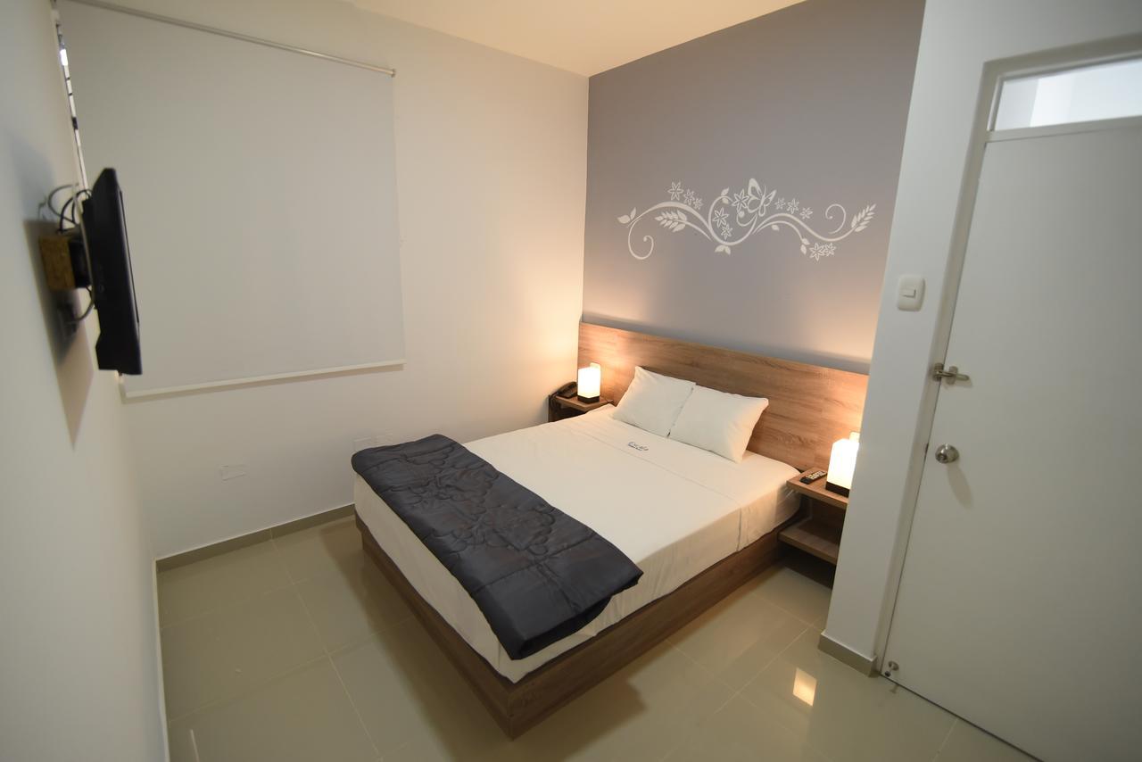 Escala Urban Hotel Чиклайо Екстериор снимка