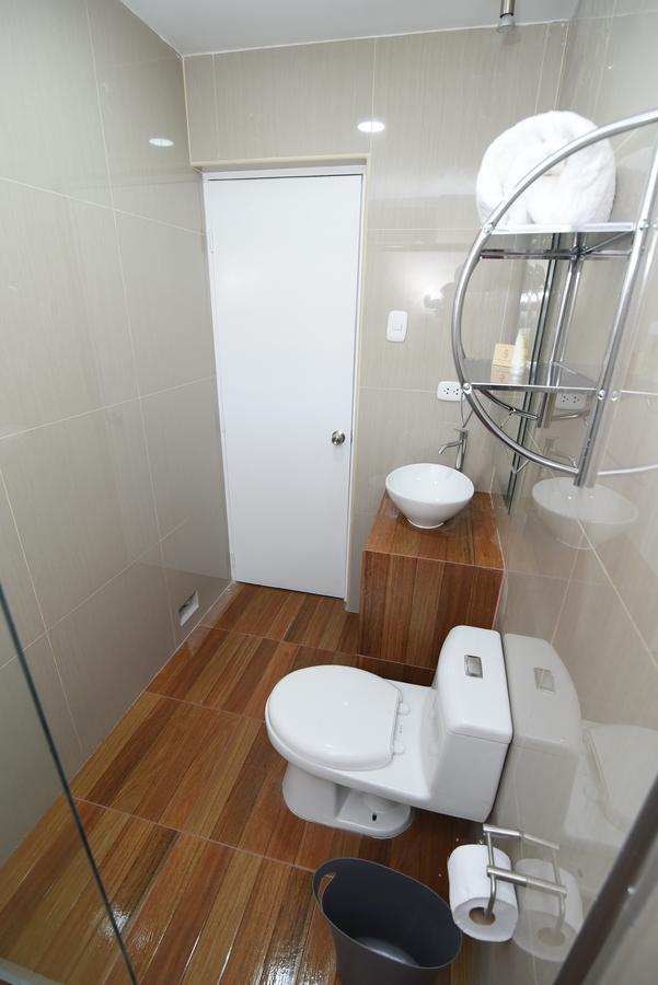 Escala Urban Hotel Чиклайо Екстериор снимка