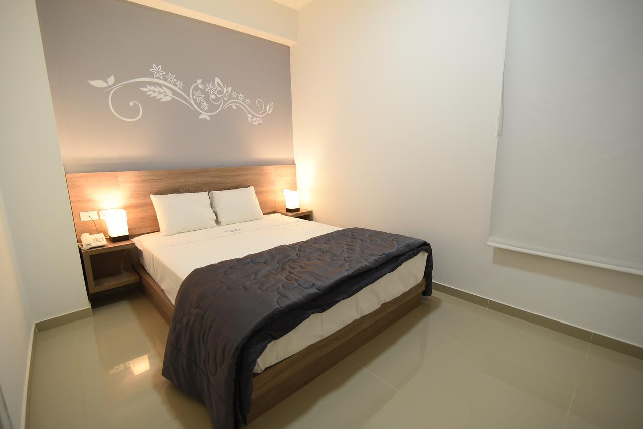 Escala Urban Hotel Чиклайо Екстериор снимка