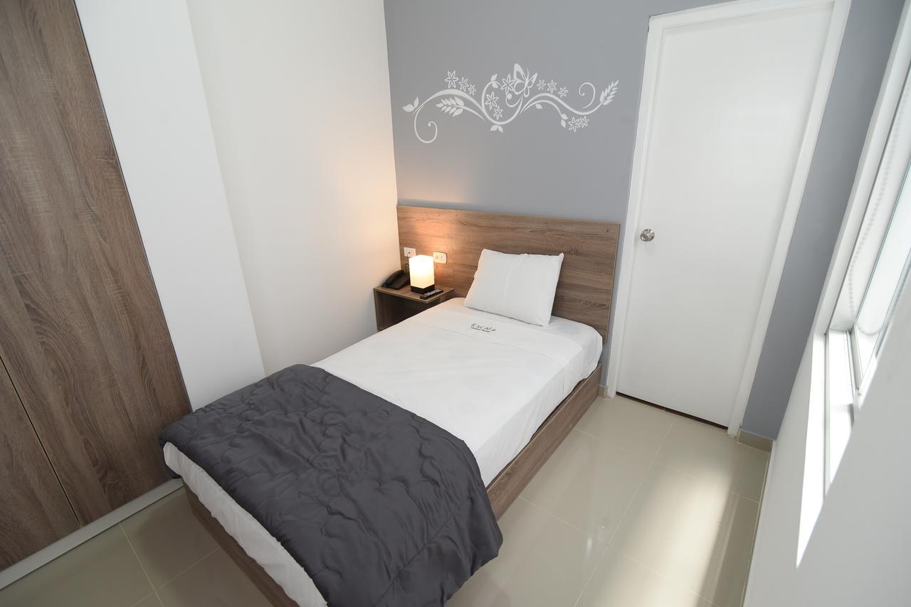 Escala Urban Hotel Чиклайо Екстериор снимка