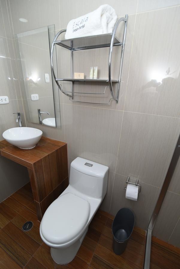 Escala Urban Hotel Чиклайо Екстериор снимка