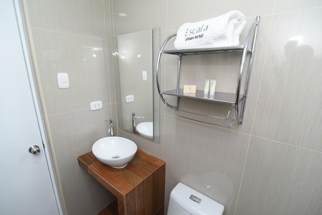 Escala Urban Hotel Чиклайо Екстериор снимка