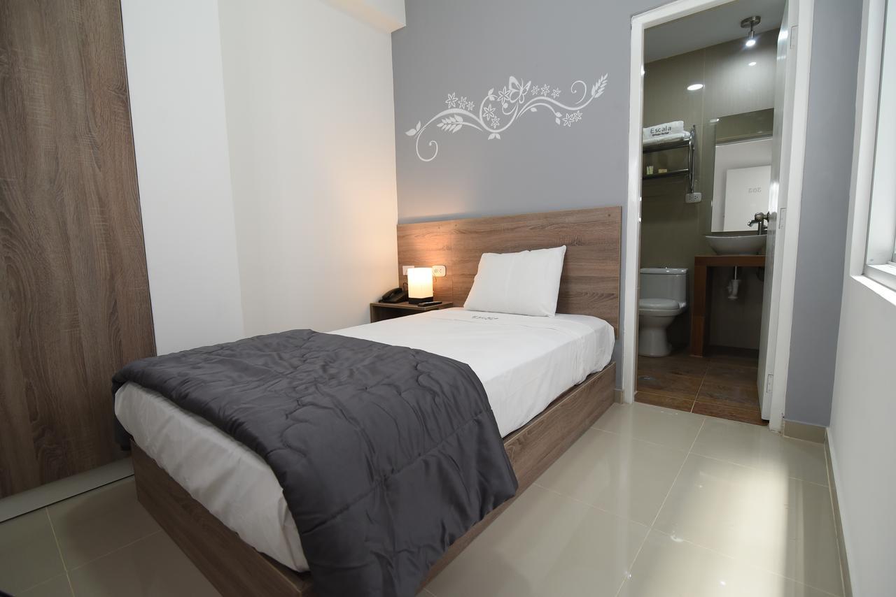 Escala Urban Hotel Чиклайо Екстериор снимка